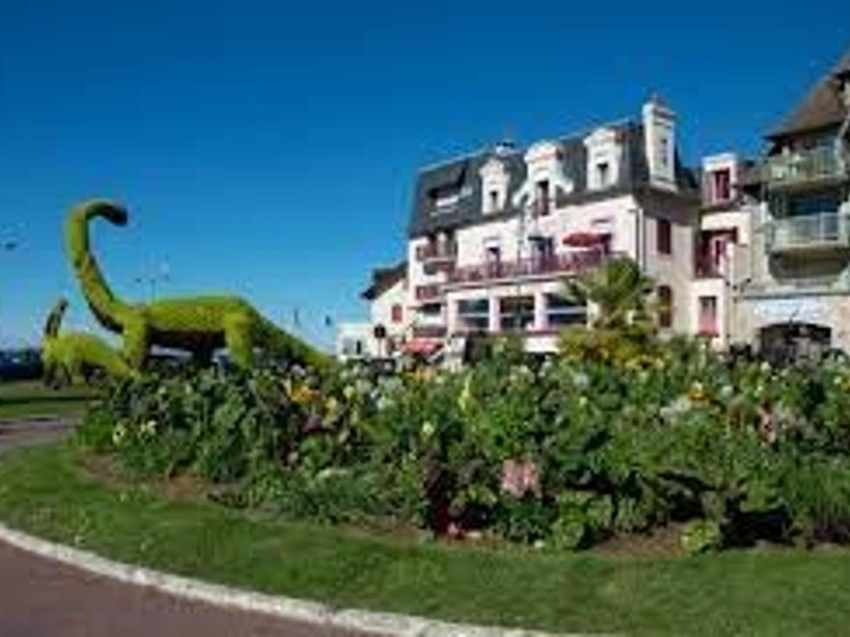 Appartement 2 Pieces Centre De Villers-Sur-Mer Avec Parking - Fr-1-712-40 Eksteriør billede